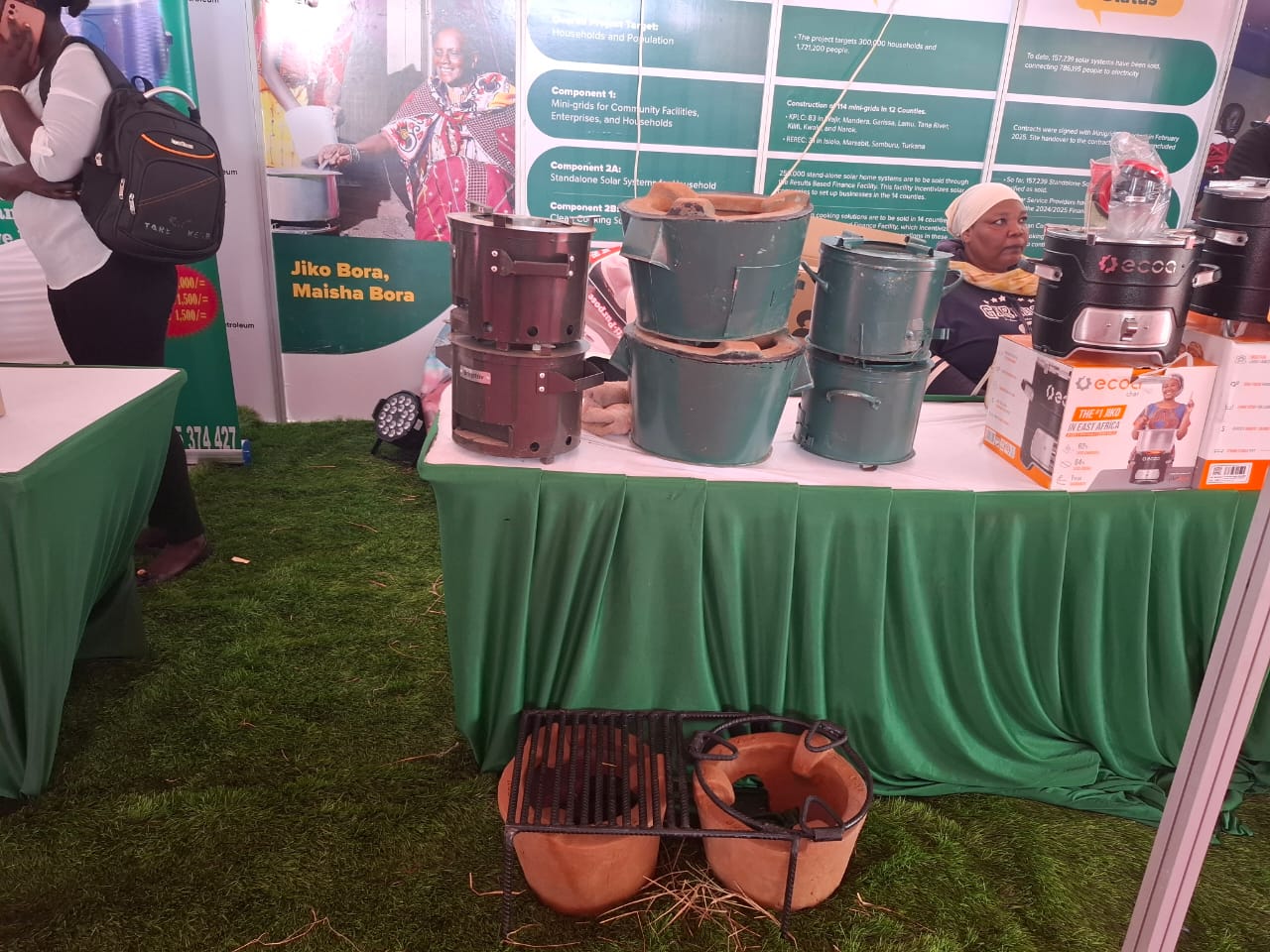 Jambo Clean Energy demonstrating clean cookstoves and clean cooking technologies